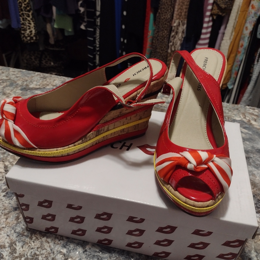 NIB Red Wedges - Picture 2 of 3